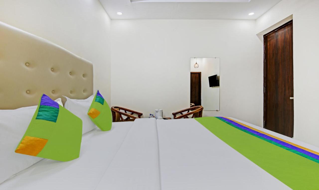 ホテル Treebo Royal Empire Adarsh Nagar, Chandīgarh エクステリア 写真